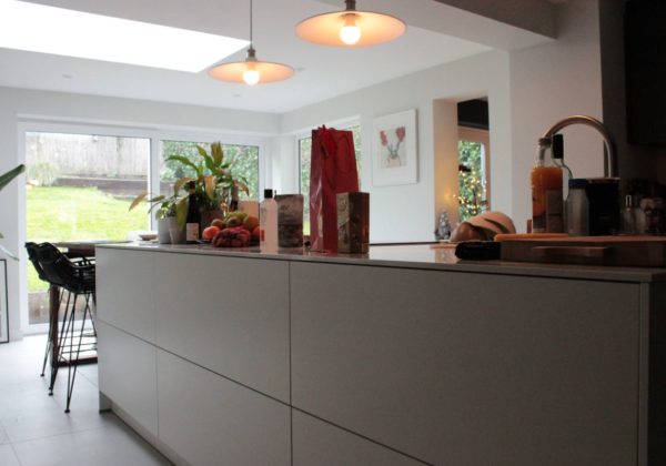 Step into Lindsay's Hertfordshire kitchen journey. Witness her exceptional design and attention to detail