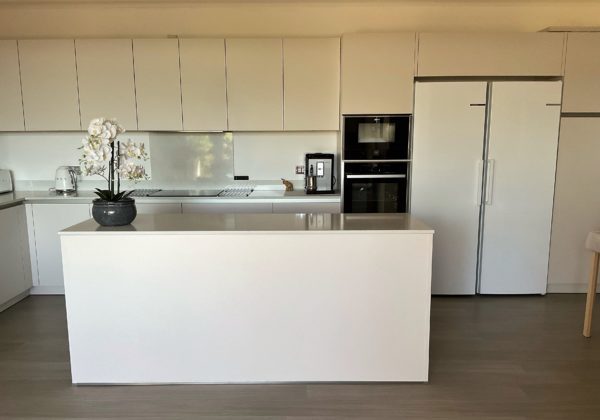Step into Enid's Essex kitchen journey. Witness her exceptional design and attention to detail.