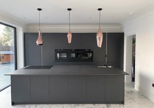 Step into Androulla and Mario's North London kitchen. Witness their inspiring design and impeccable craftsmanship.