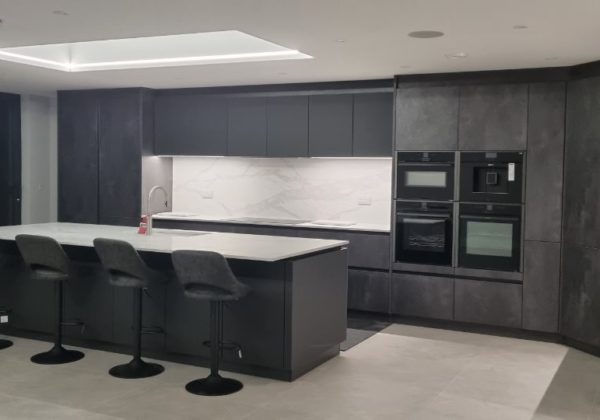 Discover Neil and Lucy's captivating kitchen transformation. Witness their exceptional design and attention to detail.